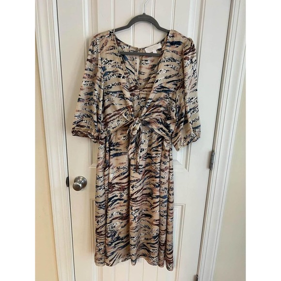 Superfoxx Cream Silk Dress‎ with tie in the front Size Large - Picture 1 of 4